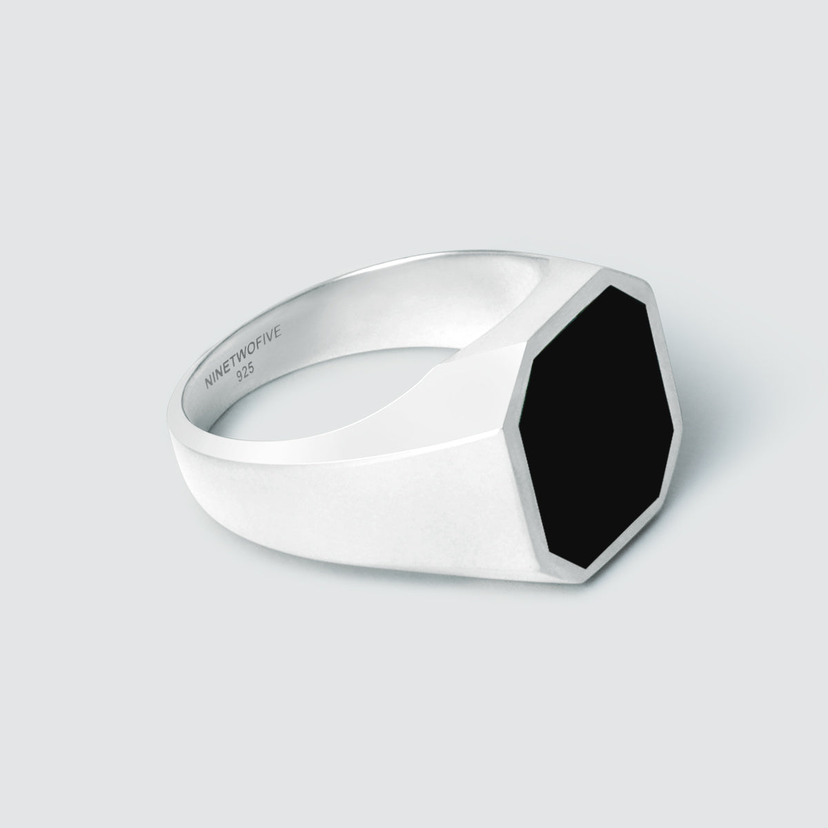 Naim - Black Onyx Signet Ring 13mm