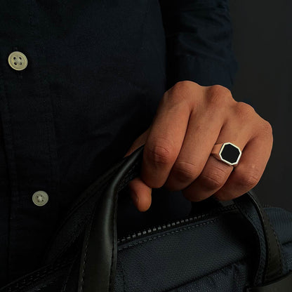 Naim - Black Onyx Signet Ring 13mm