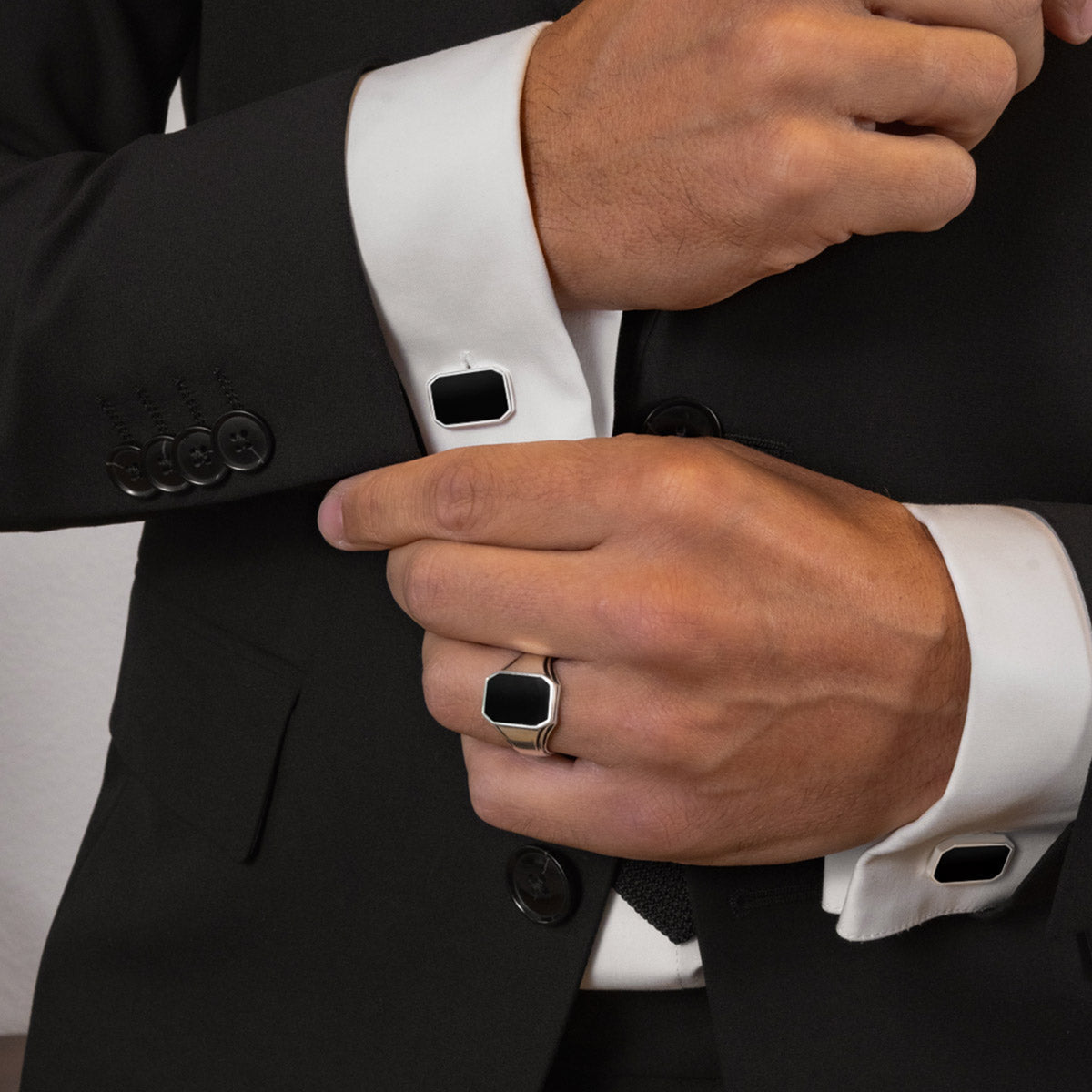 Rael – Black Onyx Silver Cufflinks 12mm